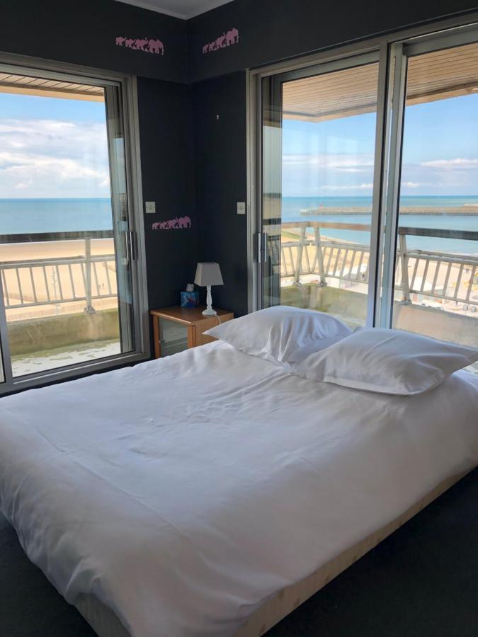 Royal Seavieuw Apartment Calais Exterior photo